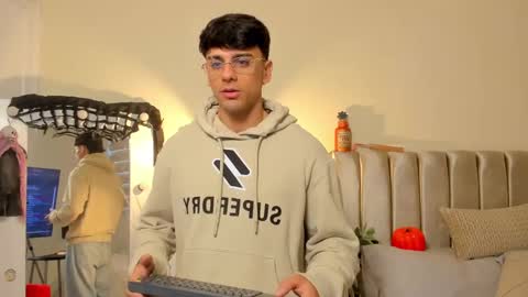 Snapshot of russ_w8 chatting on 7, 10, 2025 Russ online show from 7, 10, 2025