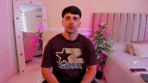 Snapshot of russ_w8 chatting on 12, 3, 2026 Russ online show from 12, 3, 2026