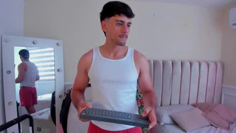 Snapshot of russ_w8 chatting on 14, 3, 2026 Russ online show from 14, 3, 2026