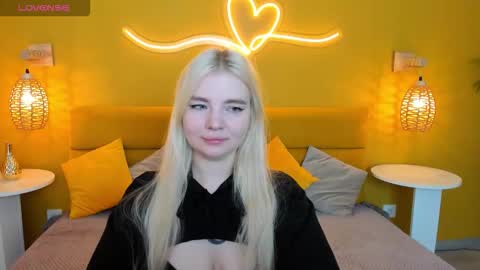 Snapshot of ruthbryant chatting on 5, 10, 2025 ruthbryant online show from 5, 10, 2025