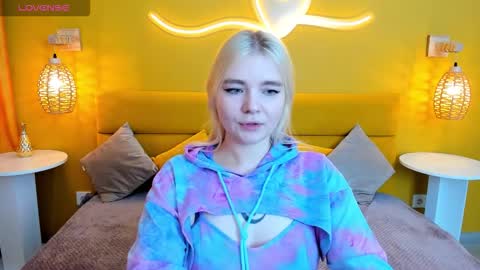 Snapshot of ruthbryant chatting on 12, 10, 2025 ruthbryant online show from 12, 10, 2025