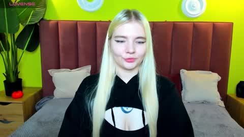 Snapshot of ruthbryant chatting on 12, 11, 2025 ruthbryant online show from 12, 11, 2025