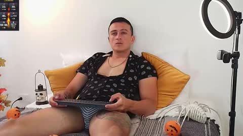 Snapshot of ryamcoast chatting on 30, 10, 2025 Sr Coast online show from 30, 10, 2025