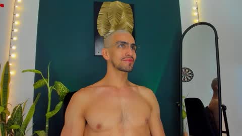 Ryan independent model online show from 23, 9, 2025