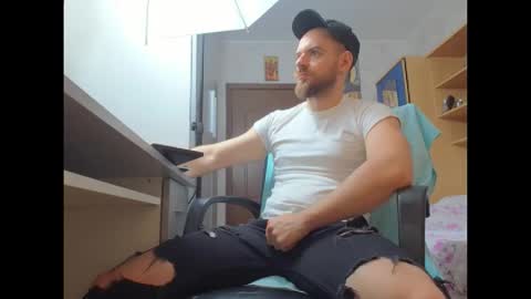 Snapshot of ryanstone_ chatting on 13, 11, 2025 Ryanstone online show from 13, 11, 2025