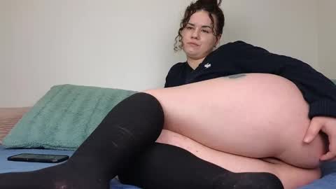 Snapshot of s_leanne_ chatting on 3, 10, 2025 Leanne online show from 3, 10, 2025