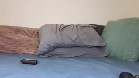 Snapshot of s_leanne_ chatting on 17, 11, 2025 Leanne online show from 17, 11, 2025