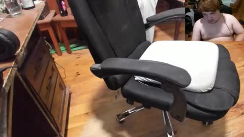 1141323  my Lord Mister Max   moms treasure online show from 10, 9, 2025