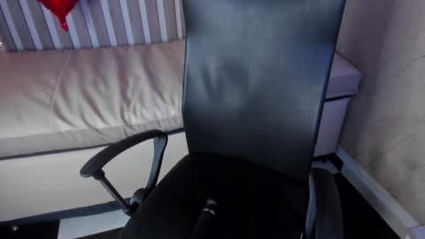 mariana  online show from 4, 2, 2025