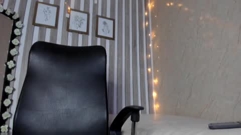 mariana  online show from 5, 3, 2025