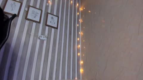 mariana  online show from 12, 3, 2025