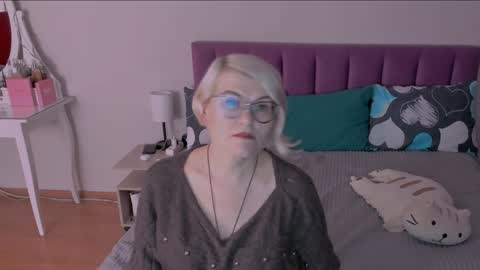 Sabrina MacMarren online show from 26, 1, 2025