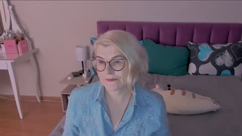 Sabrina MacMarren online show from 28, 1, 2025