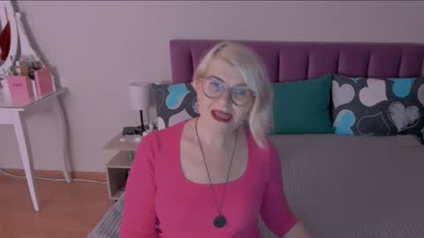 Sabrina MacMarren online show from 29, 1, 2025