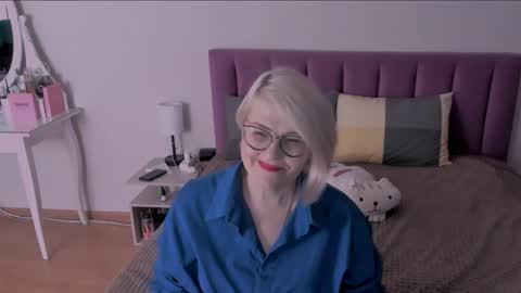 Sabrina MacMarren online show from 1, 2, 2025