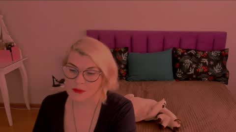 Sabrina MacMarren online show from 5, 2, 2025