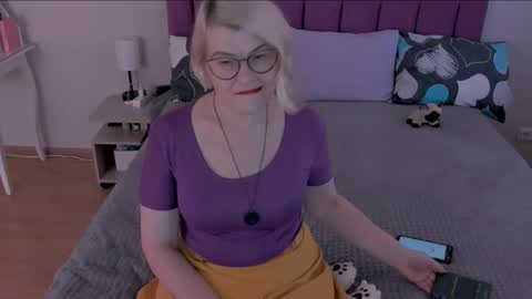 Sabrina MacMarren online show from 24, 2, 2025