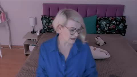 Sabrina MacMarren online show from 2, 3, 2025