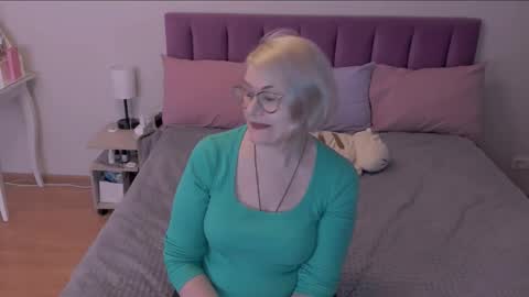 Sabrina MacMarren online show from 10, 3, 2025