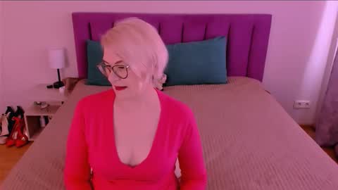 Sabrina MacMarren online show from 15, 9, 2025