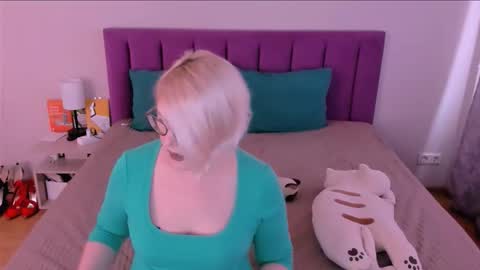 Sabrina MacMarren online show from 22, 10, 2025