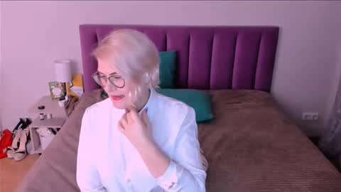 Sabrina MacMarren online show from 8, 11, 2025