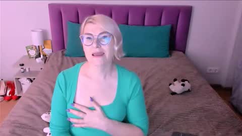 Sabrina MacMarren online show from 11, 11, 2025