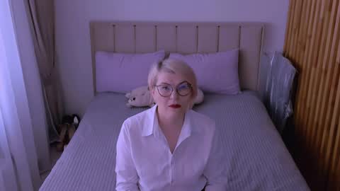 Sabrina MacMarren online show from 29, 3, 2026