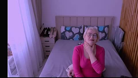 Snapshot of sabrinamacmarren chatting on 10, 5, 2026 Sabrina MacMarren online show from 10, 5, 2026