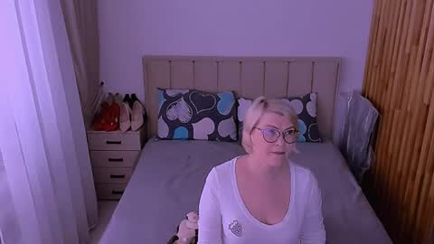 Snapshot of sabrinamacmarren chatting on 16, 5, 2026 Sabrina MacMarren online show from 16, 5, 2026