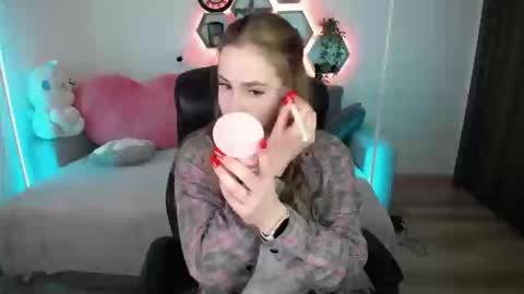 Snapshot of sabrinviolet chatting on 26, 4, 2026 Sabrina Violet online show from 26, 4, 2026