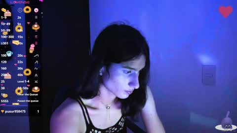 Safiro Queen online show from 2, 3, 2025