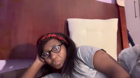 cutie maya online show from 27, 11, 2025