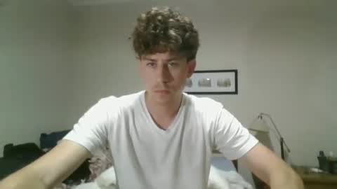 Snapshot of saint_nott chatting on 4, 12, 2025 saint_nott online show from 4, 12, 2025