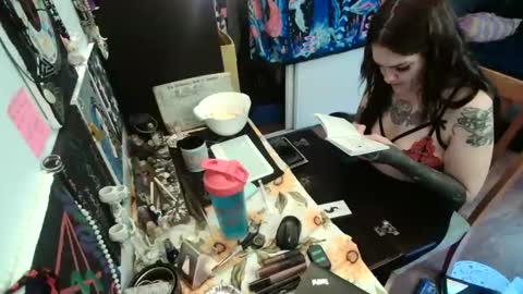 salemsslut online show from 18, 2, 2025