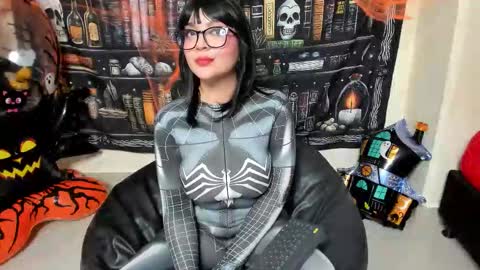 Snapshot of sally10_35 chatting on 31, 10, 2025 sally online show from 31, 10, 2025