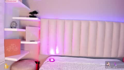  Sally White  online show from 20, 11, 2025