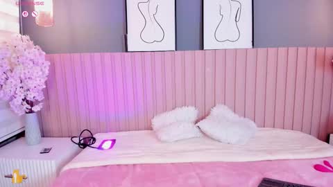  Sally White  online show from 15, 12, 2025