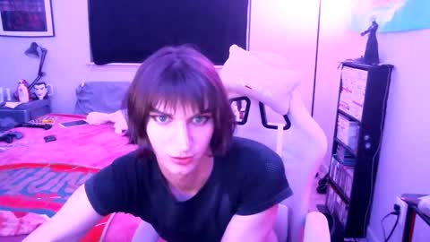 SallyLongzzz online show from 25, 5, 2026