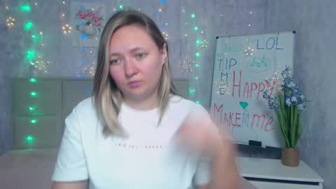 Snapshot of sallyverda chatting on 8, 9, 2025 Sally online show from 8, 9, 2025