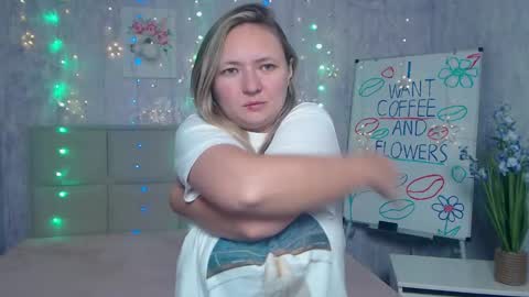 Snapshot of sallyverda chatting on 11, 9, 2025 Sally online show from 11, 9, 2025