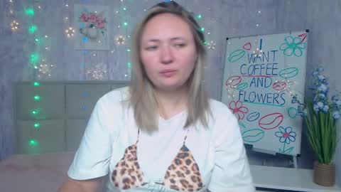 Snapshot of sallyverda chatting on 13, 9, 2025 Sally online show from 13, 9, 2025