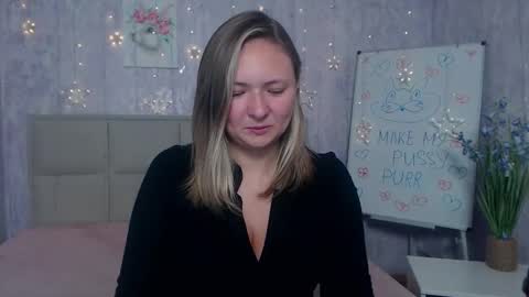 Snapshot of sallyverda chatting on 7, 10, 2025 Sally online show from 7, 10, 2025