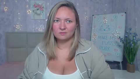 Snapshot of sallyverda chatting on 8, 10, 2025 Sally online show from 8, 10, 2025