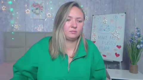 Snapshot of sallyverda chatting on 13, 10, 2025 Sally online show from 13, 10, 2025