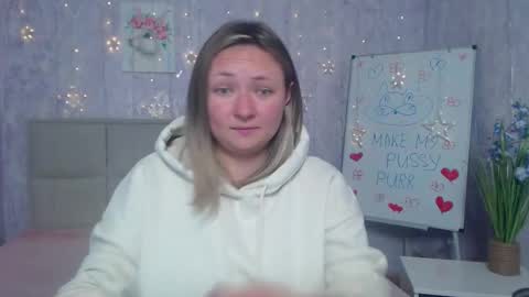 Snapshot of sallyverda chatting on 14, 10, 2025 Sally online show from 14, 10, 2025