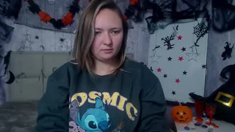 Snapshot of sallyverda chatting on 22, 10, 2025 Sally online show from 22, 10, 2025