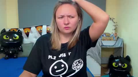 Snapshot of sallyverda chatting on 23, 10, 2025 Sally online show from 23, 10, 2025