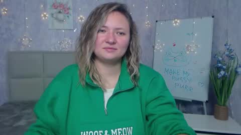 Snapshot of sallyverda chatting on 5, 11, 2025 Sally online show from 5, 11, 2025