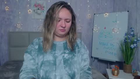 Snapshot of sallyverda chatting on 6, 11, 2025 Sally online show from 6, 11, 2025